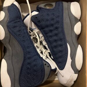 Slightly used retro Jordan 13 size 4Y. Only used a couple of times